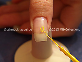 Nailart Liner in der Farbe gelb