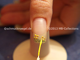 Nailart Liner in der Farbe gelb