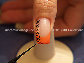 Nailart Liner in der Farbe schwarz