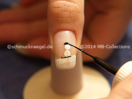 Nailart Liner in der Farbe schwarz