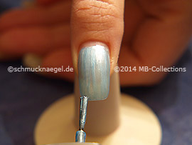 Nagellack in der Farbe türkis