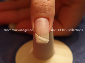 Nagellack in der Farbe weiß