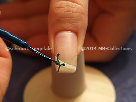 Nailart Liner in der Farbe dunkelgrün