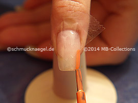 Nagellack in der Farbe lachs