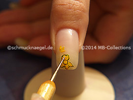 Nailart bouillons in gold und den Spot-swirl