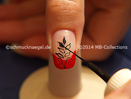 Nailart Liner in der Farbe schwarz