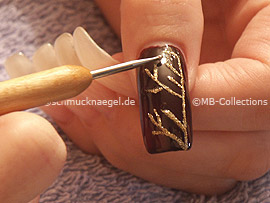 Klarlack, Spot-Swirl und Strasssteine