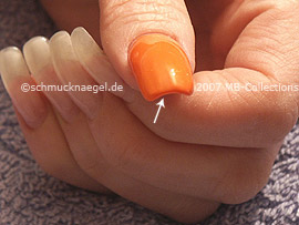 Nagellack in der Farbe orange