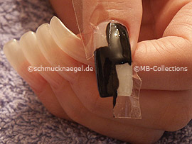 Nagellack in der Farbe schwarz