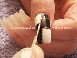 Nailart Liner in der Farbe gold-glitter