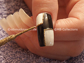 Nailart Liner in der Farbe gold-glitter