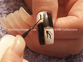 Nailart Liner in der Farbe schwarz