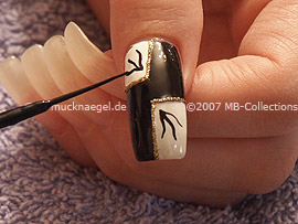 Nailart Liner in der Farbe schwarz