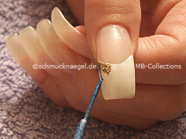 Nailart Liner in der Farbe blau-glitter