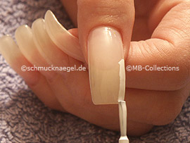 Nagellack in der Farbe weiß