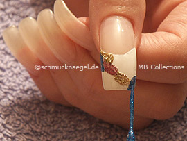 Nailart Liner in der Farbe blau-glitter