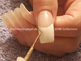 Nailart Liner in der Farbe gold-glitter