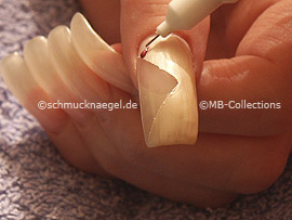 Nailart Pen in der Farbe lavendel