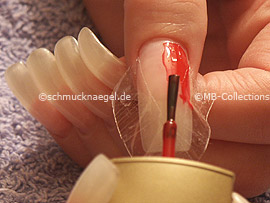 Nagellack in der Farbe rot