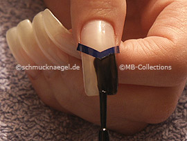 Nagellack in der Farbe schwarz
