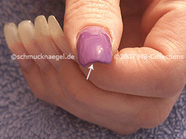 Nagellack in der Farbe lila