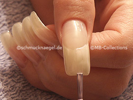 Nagellack in der Farbe perlmutt