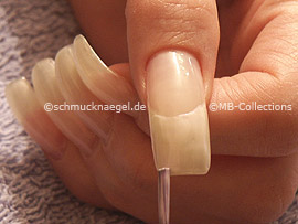 Nagellack in der Farbe perlmutt