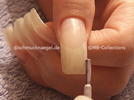 Nagellack in der Farbe perlmutt