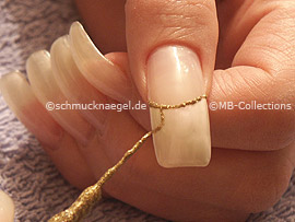 Nailart Liner in der Farbe gold-glitter