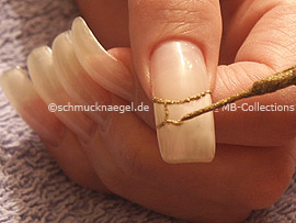 Nailart Liner in der Farbe gold-glitter