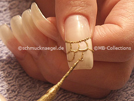 Nailart Liner in der Farbe gold-glitter