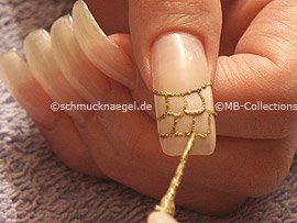 Nailart Liner in der Farbe gold-glitter