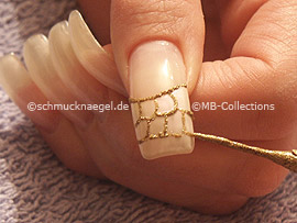 Nailart Liner in der Farbe gold-glitter