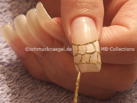 Nailart Liner in der Farbe gold-glitter