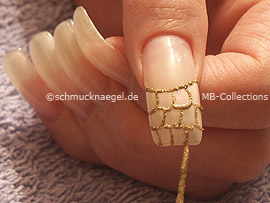 Nailart Liner in der Farbe gold-glitter