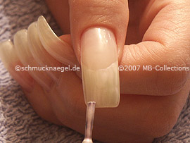 Nagellack in der Farbe perlmutt