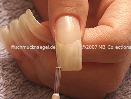 Nagellack in der Farbe perlmutt