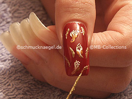 Nailart Liner in der Farbe gold-glitter