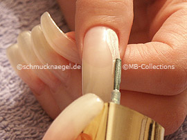 Nagellack in der Farbe hellrosa