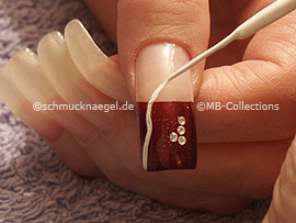 Nailart Liner in der Farbe weiß