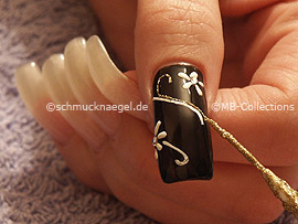 Nailart Liner in der Farbe gold-glitter