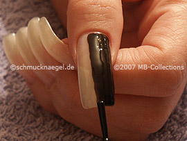 Nagellack in der Farbe schwarz