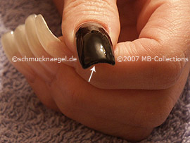 Nagellack in der Farbe schwarz