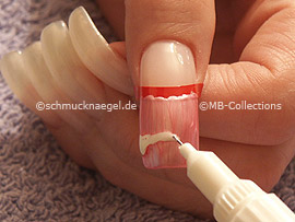 Nailart Pens in den Farben weiß und lavendel