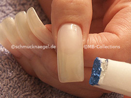 Kleiner Schwamm mit Acrylfarben