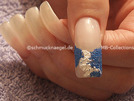 Kleiner Schwamm mit Acrylfarben