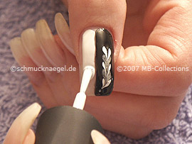 Nagellack in der Farbe weiß