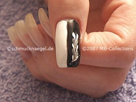 Nagellack in der Farbe weiß