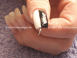 Nagellack in der Farbe weiß