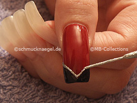 Nailart Liner in der Farbe silber-glitter